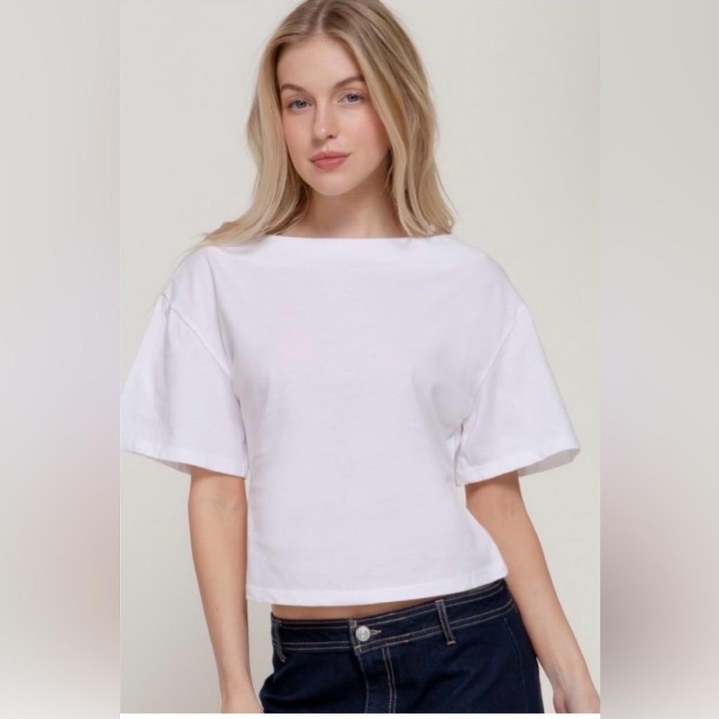 Nwt Active Usa White Cropped Tee Minimalist Boxy Defined Silhouette Top L